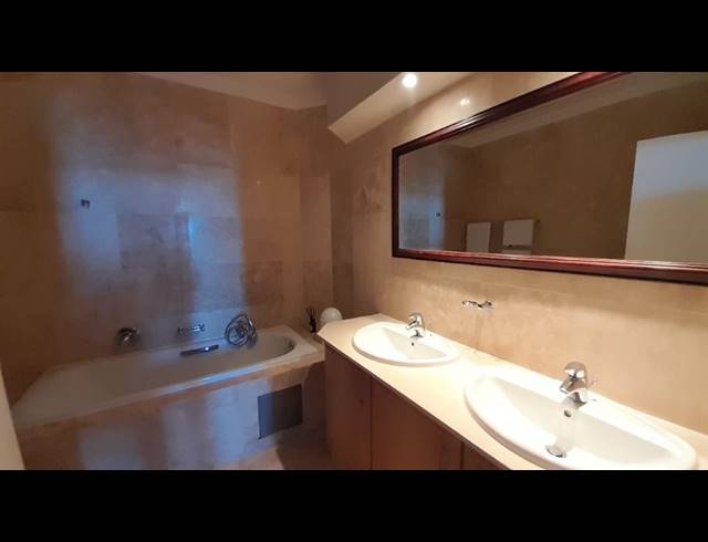 2 BEDROOM APARTMENT TO LET IN UMHLANGA CENTRAL